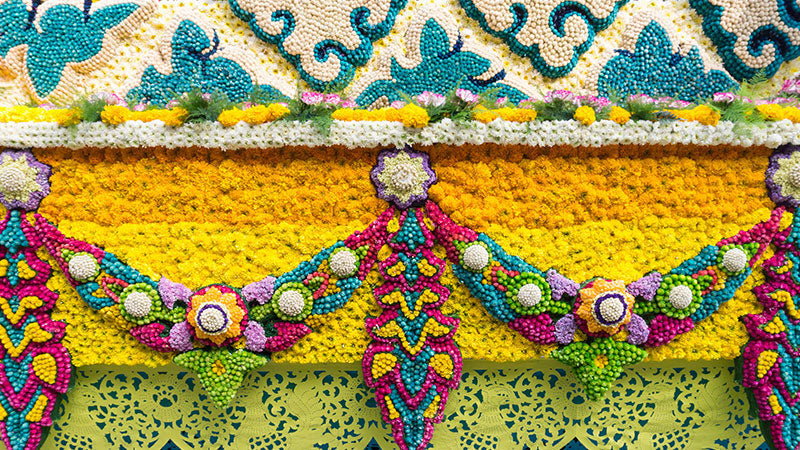 How Much Floral Sheeting Do You Need for a Parade Float?